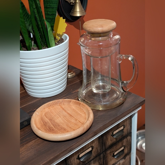 Midcentury Modern Winsome Wood 1.5 liter Cooling Pitcher, Teak wood and glass - Picture 2 of 4